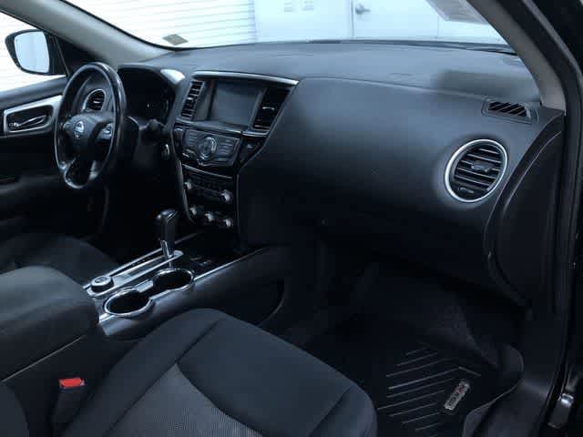 Thumbnail: 2017 Nissan Pathfinder - 23