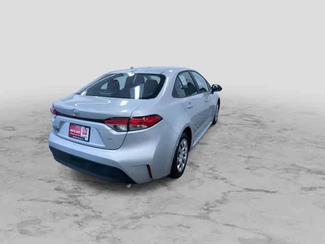 2025 Toyota Corolla LE - Photo 9
