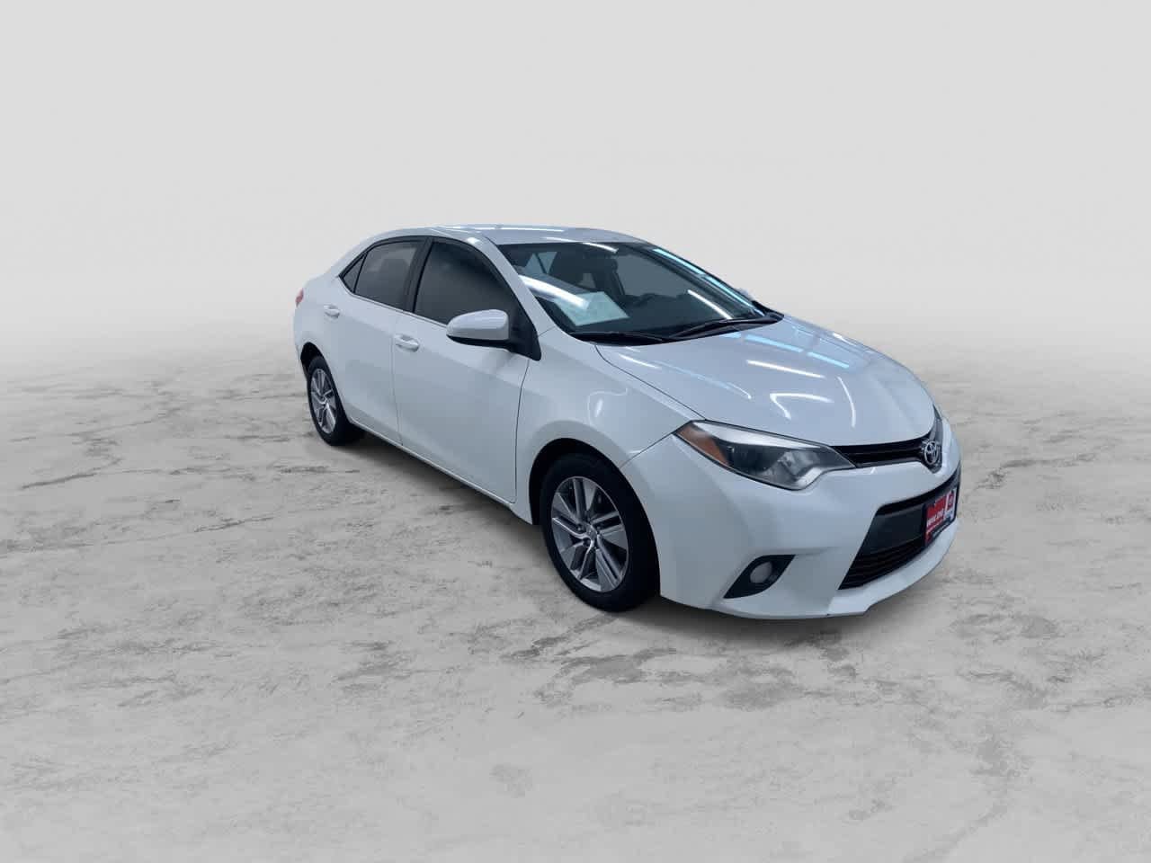 Thumbnail: 2015 Toyota Corolla - 3