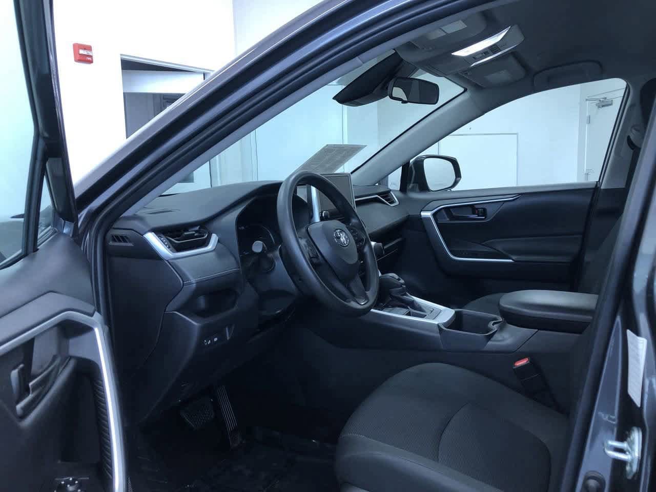 2024 Toyota RAV4 LE 10