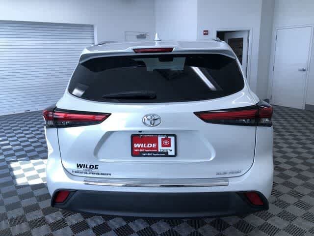 Thumbnail: 2022 Toyota Highlander - 6