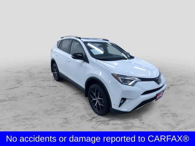 Thumbnail: 2018 Toyota RAV4 - 3