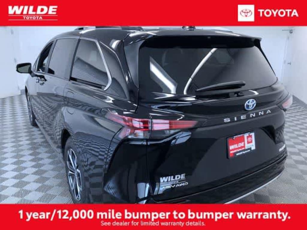 Certified 2025 Toyota Sienna Platinum Mini-van, Passenger