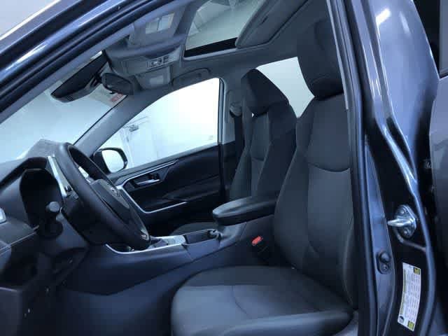 Thumbnail: 2025 Toyota RAV4 - 18