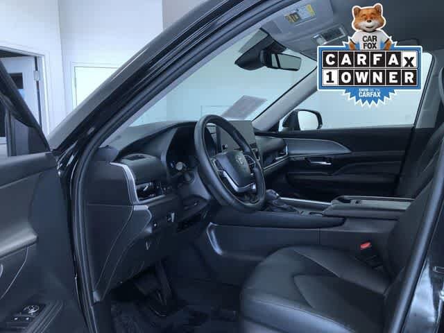 2025 Toyota Grand Highlander XLE photo 2