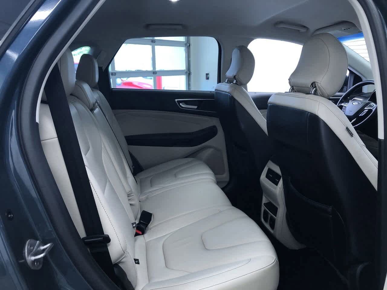 Thumbnail: 2016 Ford Edge - 21