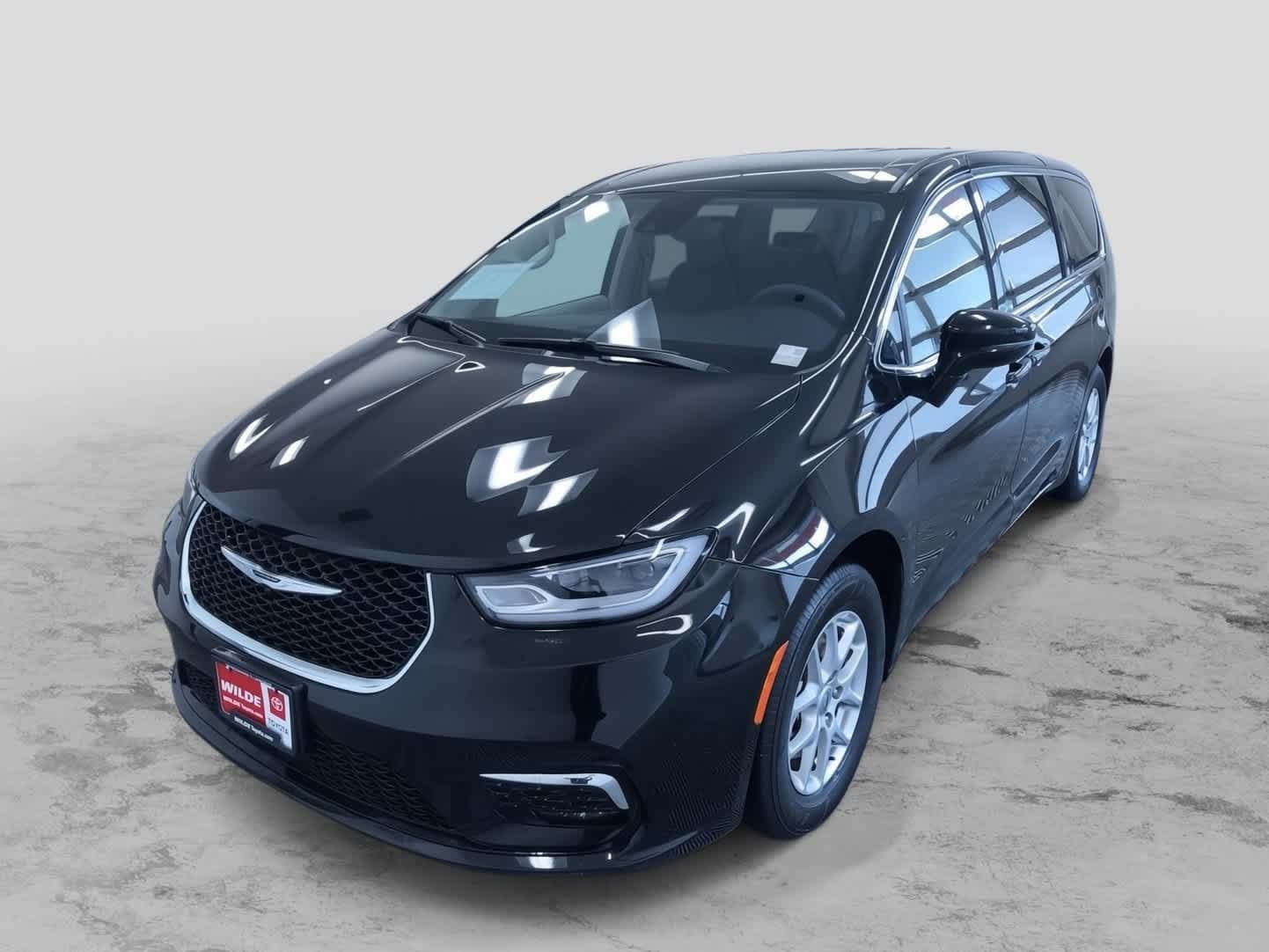 2024 Chrysler Pacifica Touring L -
                  West Allis, WI