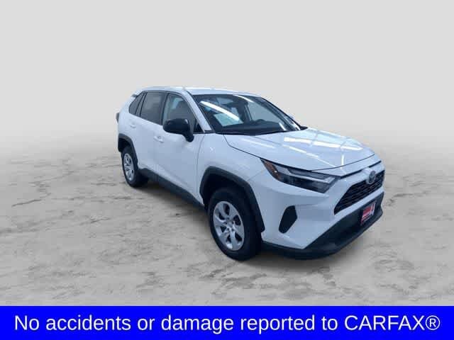 2025 Toyota RAV4 LE photo 3