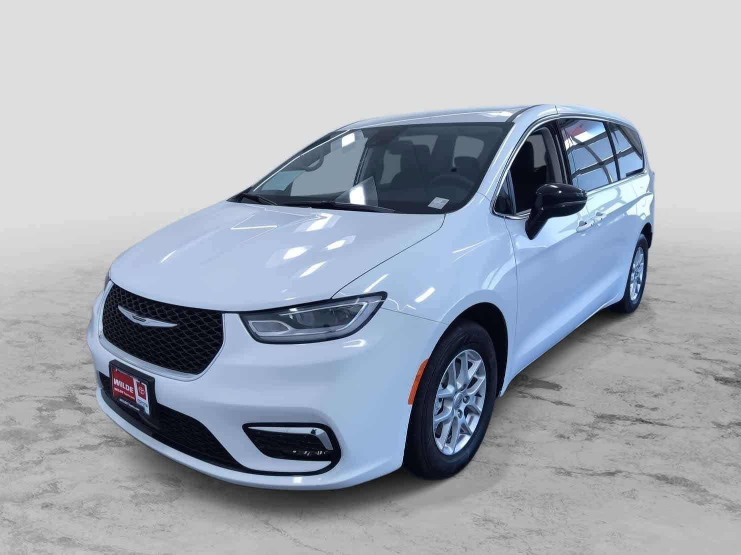 2024 Chrysler Pacifica Touring L -
                  West Allis, WI