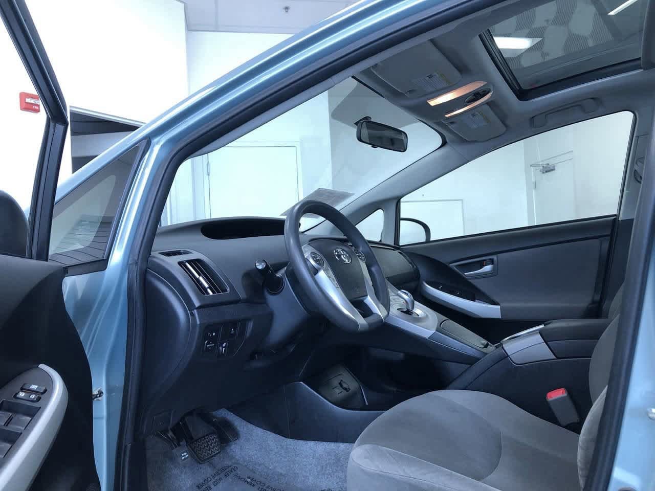 Thumbnail: 2013 Toyota Prius - 10