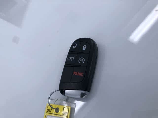 Thumbnail: 2019 Jeep Grand Cherokee - 24