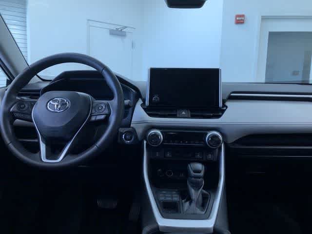Thumbnail: 2023 Toyota RAV4 - 17