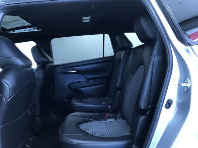 Thumbnail: 2025 Toyota Highlander - 23