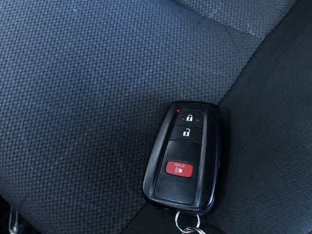 Thumbnail: 2025 Toyota RAV4 - 32