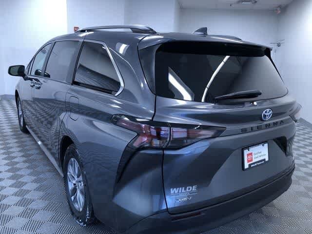Thumbnail: 2025 Toyota Sienna - 12