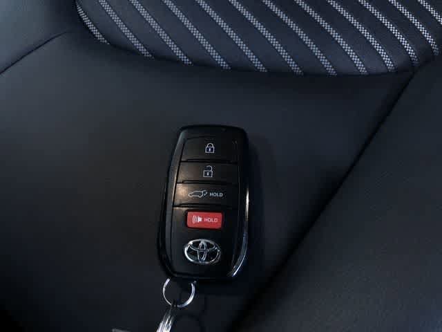 Thumbnail: 2025 Toyota Highlander - 31