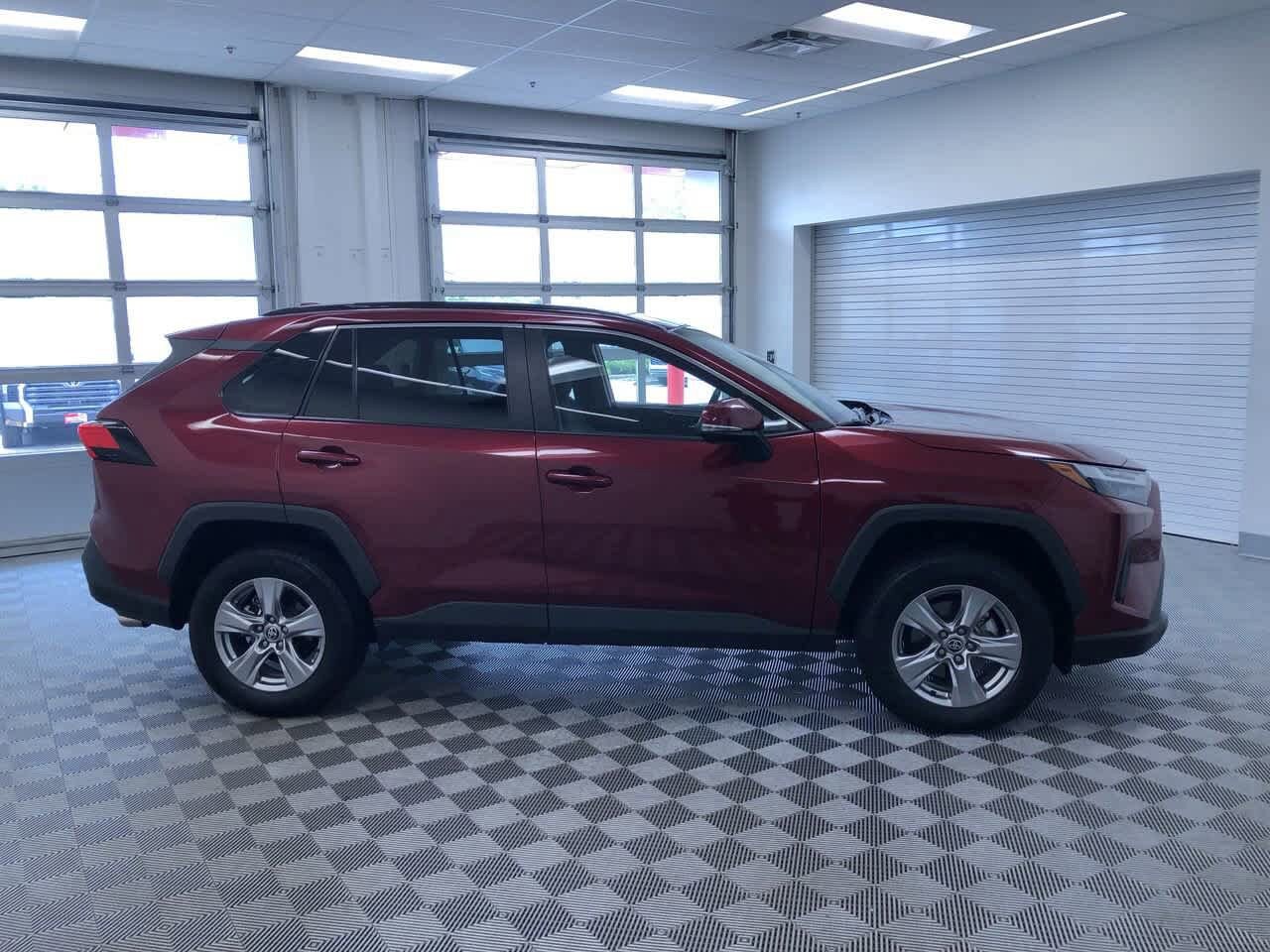 2022 Toyota RAV4 XLE 37