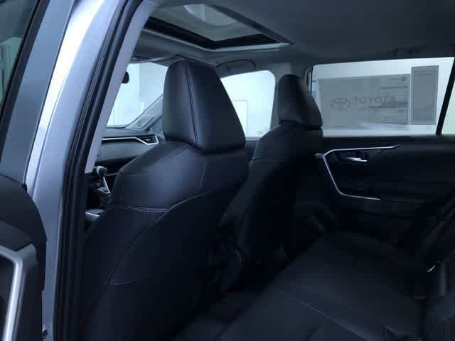 Thumbnail: 2025 Toyota RAV4 - 11