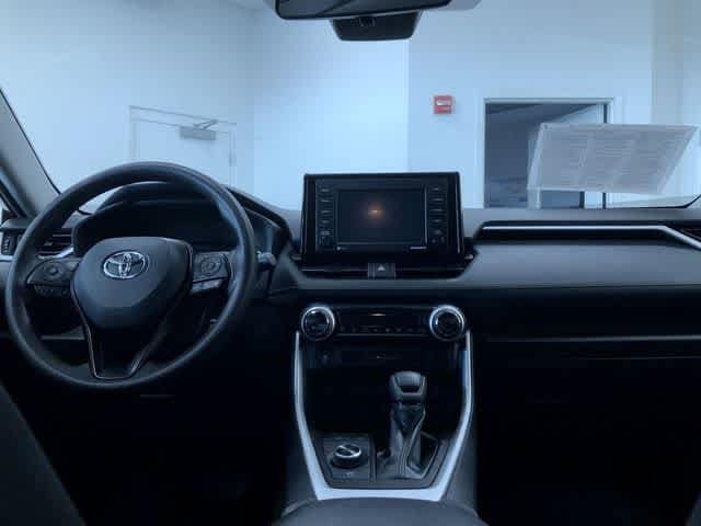 Thumbnail: 2021 Toyota RAV4 - 17