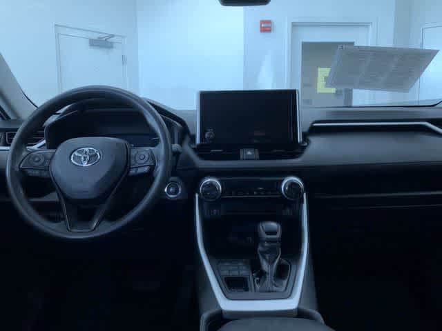 Thumbnail: 2023 Toyota RAV4 - 17