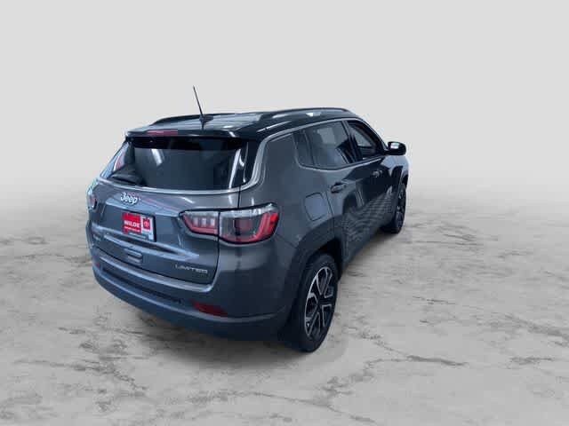 Thumbnail: 2022 Jeep Compass - 10