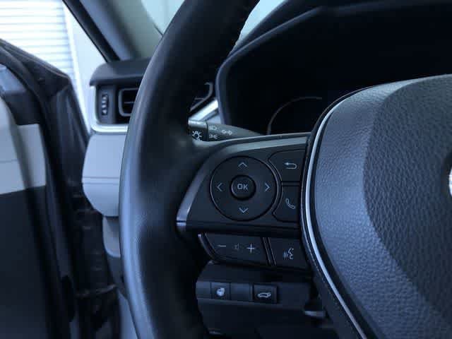 Thumbnail: 2023 Toyota RAV4 - 17