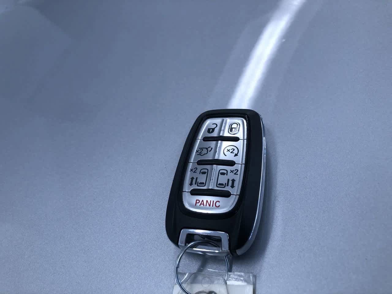 2023 Chrysler Voyager LX 32