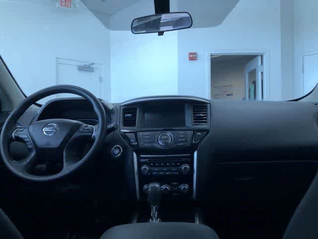 Thumbnail: 2017 Nissan Pathfinder - 17