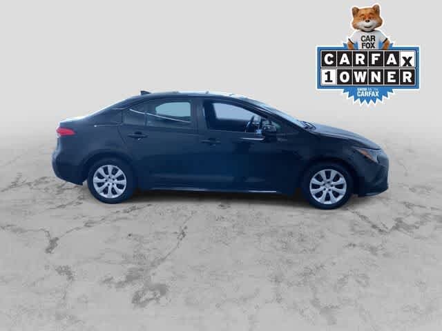 2024 Toyota Corolla LE photo 2
