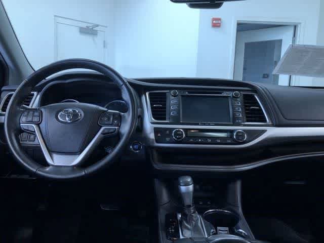 Thumbnail: 2019 Toyota Highlander - 12