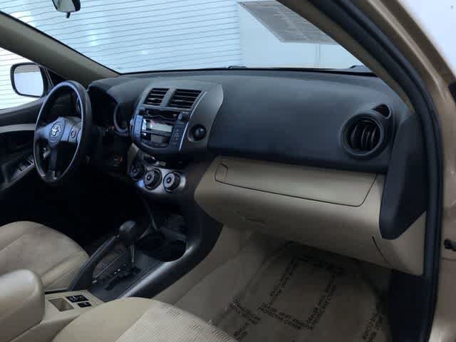Thumbnail: 2011 Toyota RAV4 - 13
