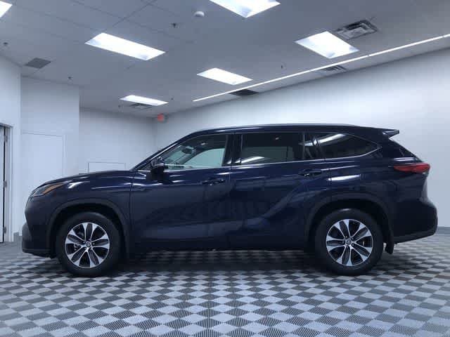 Thumbnail: 2021 Toyota Highlander - 11