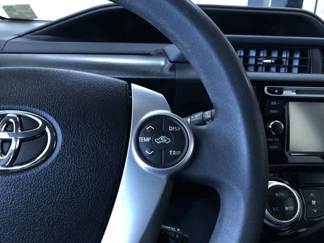 Thumbnail: 2015 Toyota Prius c - 28