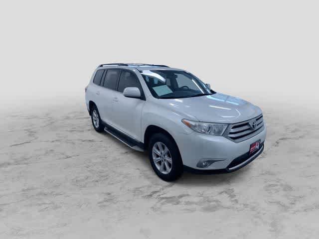 Thumbnail: 2013 Toyota Highlander - 3