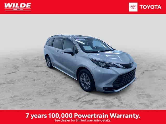 Thumbnail: 2025 Toyota Sienna - 3