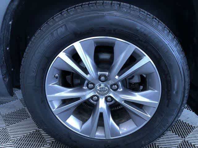 Thumbnail: 2015 Toyota Highlander - 17