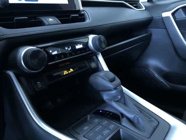 Thumbnail: 2025 Toyota RAV4 - 28