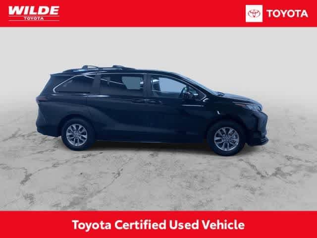 Thumbnail: 2026 Toyota Sienna - 2