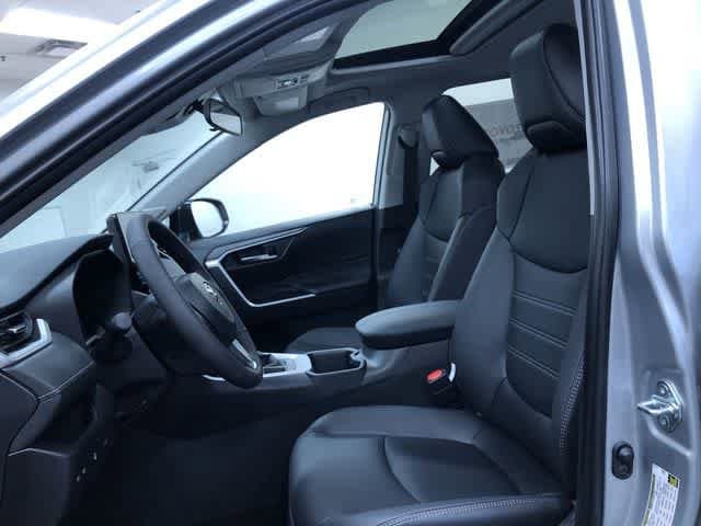 Thumbnail: 2025 Toyota RAV4 - 10