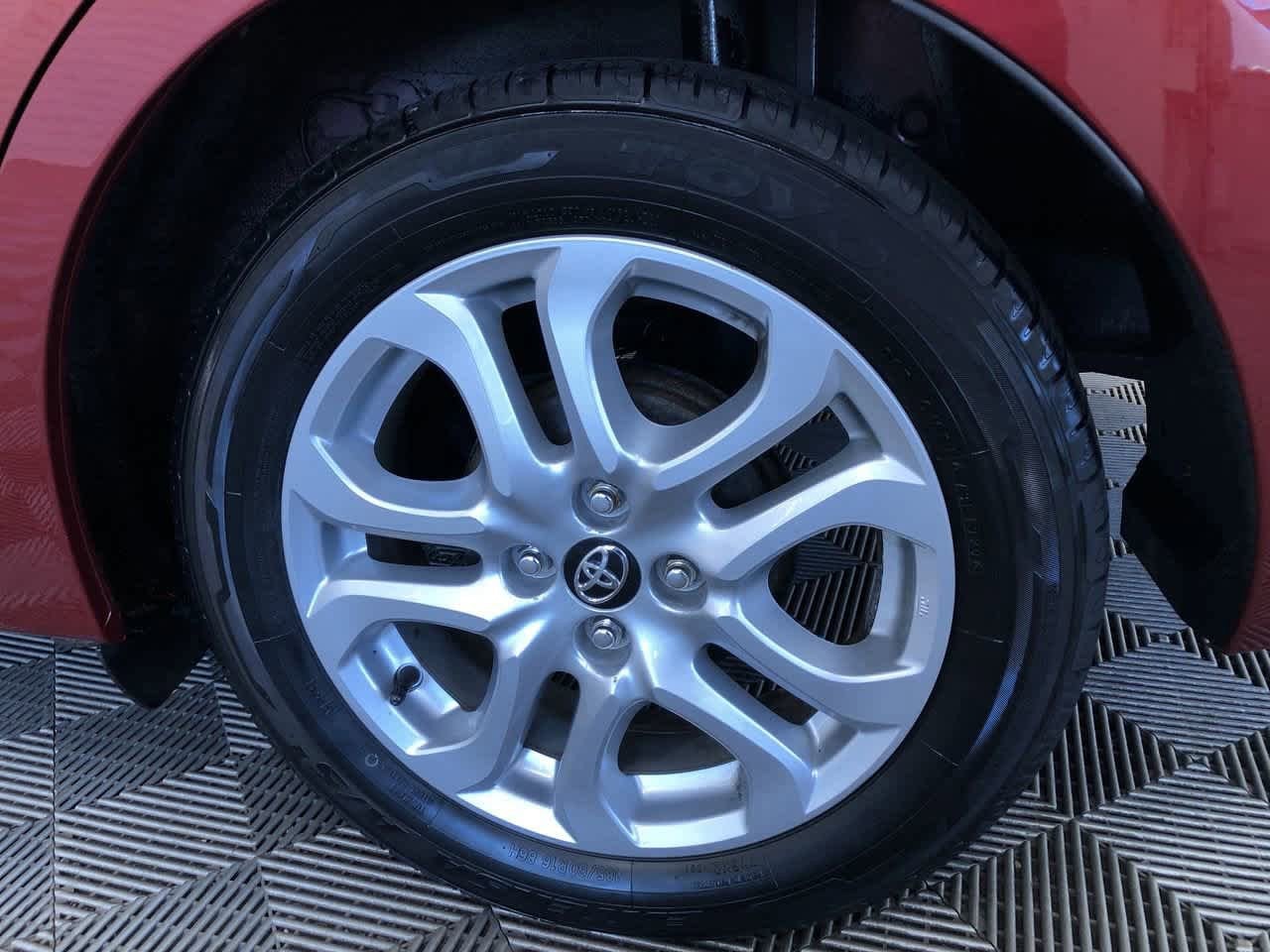 Thumbnail: 2017 Toyota Yaris iA - 15