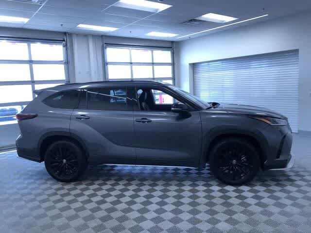 Thumbnail: 2025 Toyota Highlander - 35