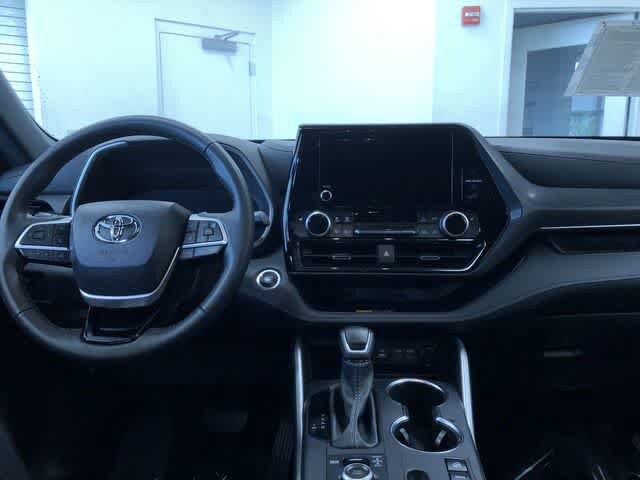 Thumbnail: 2025 Toyota Highlander - 17