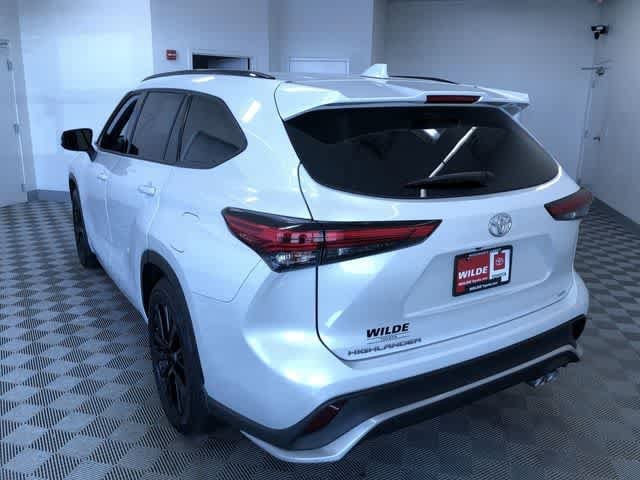 Thumbnail: 2023 Toyota Highlander - 15