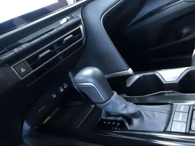 Thumbnail: 2025 Toyota Camry - 21