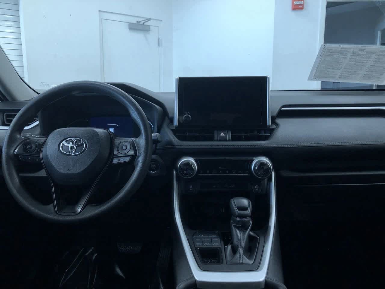 Thumbnail: 2024 Toyota RAV4 - 17