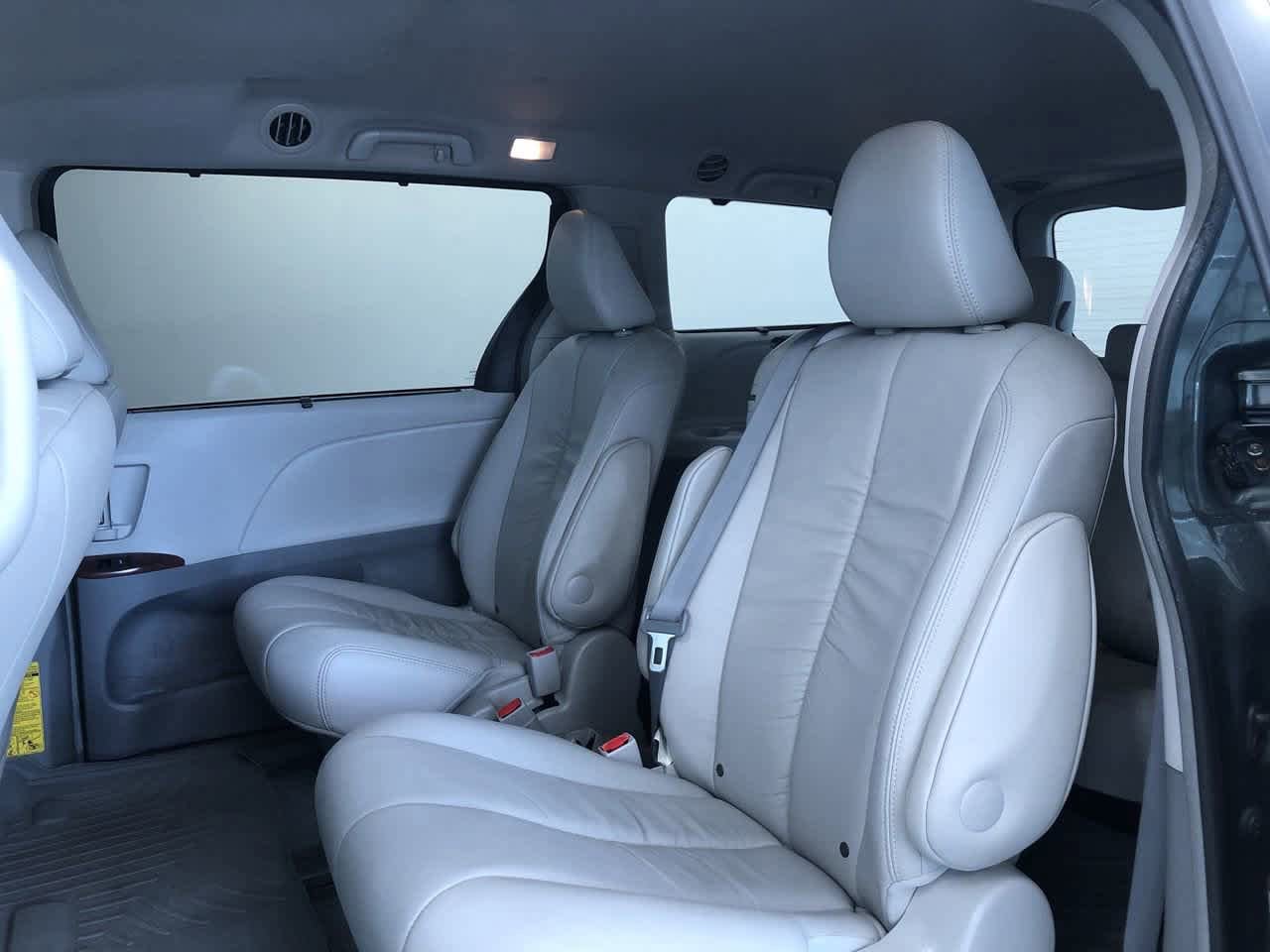 Thumbnail: 2012 Toyota Sienna - 19