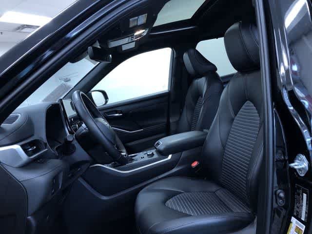 Thumbnail: 2025 Toyota Highlander - 18
