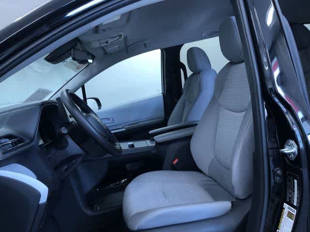 Thumbnail: 2026 Toyota Sienna - 17