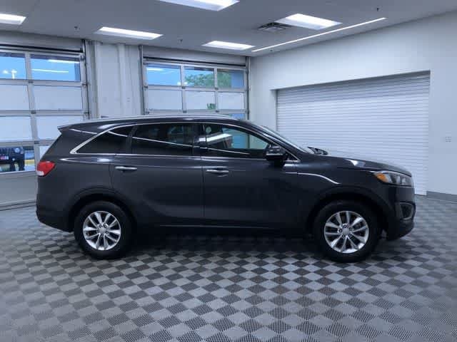 Thumbnail: 2016 Kia Sorento - 36