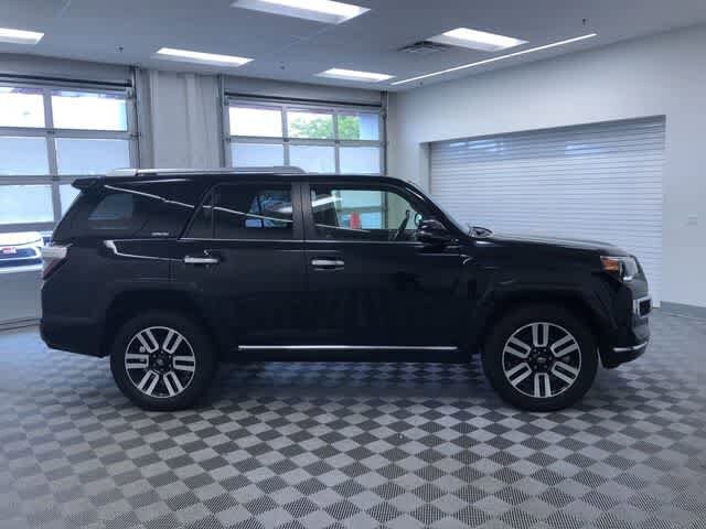 Thumbnail: 2017 Toyota 4Runner - 43
